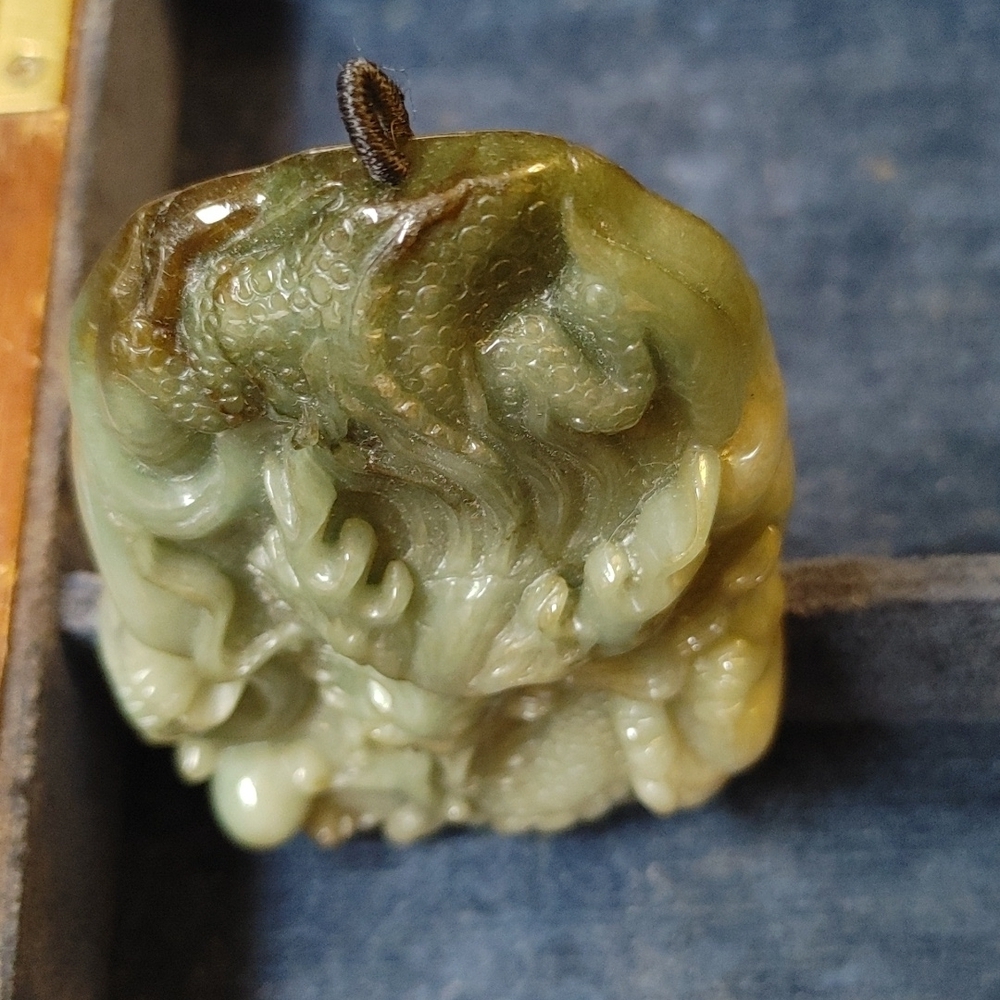 Jadeite Large Fire Breathing Dragon - Picture 9 of 17